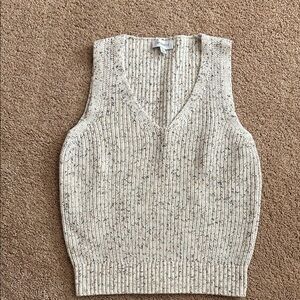 Evereve Cream V-Neck Sweater - Small (EUC)